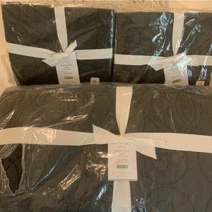 Pottery Barn Washed Cotton Quilt King,2 King Shams